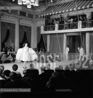 FASHION-SHOW CIRCUS AT PALAZZO GRASSI  - VENICE - 196? - © ARCHIVIO Graziano Arici/Rosebud2  / SFILATA DI MODA