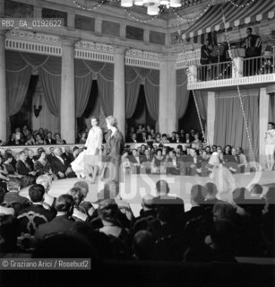 FASHION-SHOW CIRCUS AT PALAZZO GRASSI  - VENICE - 1961 - © ARCHIVIO Graziano Arici/Rosebud2  / SFILATA DI MODA