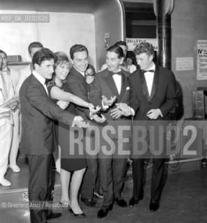 CORTINA DAMPEZZO - GRAN GALA DELLE NAZIONI - THE SHOWMAN DANIELE PIOMBI WITH MISS ITALIA VICENTINI, THE SINGERS PINO DONAGGIO AND JOHNNY HALLYDAY AND DON JAIME DE MORA Y ARAGON   - 1960 - ©Graziano Arici/Rosebud2 / MUSICA POP ROCK / CANTANTE POP