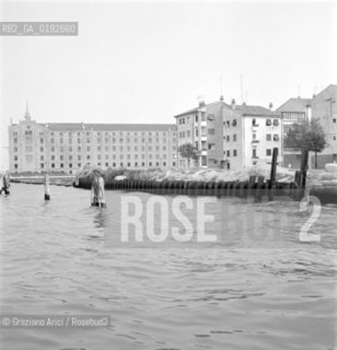 NEW BUILDINGS IN THE SACCA FISOLA  IN VENICE - 1966 - ©Graziano Arici/Rosebud2 / MARGINAMENTI / GIUDECCA