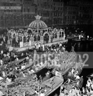 THE FRESCO NOTTURNO IN CANAL GRANDE  - VENICE - 196? © ARCHIVIO Graziano Arici/Rosebud2  / FESTA / BARCA