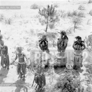 JESOLO LIDO BEACH (VENICE) - 196?© ARCHIVIO Graziano Arici/Rosebud2  / SPIAGGIA / BALLO