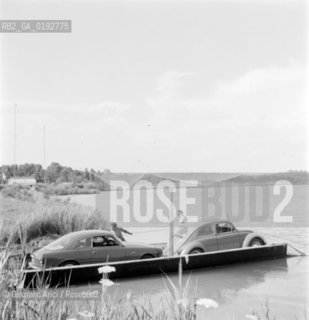 JESOLO LIDO BEACH (VENICE) - 196?© ARCHIVIO Graziano Arici/Rosebud2  / SPIAGGIA / AUTOMOBILE