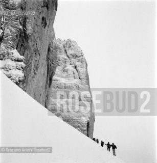 CLIMBERS IN TRE CIME DI LAVAREDO (BELLUNO) - 196?© ARCHIVIO Graziano Arici/Rosebud2  / MONTAGNA / SCALATORE / NEVE