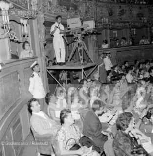 TEATRO LA FENICE CIRCO MAX -  LA BIENNALE -  XXII FESTIVAL DI MUSICA CONTEMPORANEA   - 1959 - © ARCHIVIO Graziano Arici/Rosebud2  / OPERA LIRICA / TELEVISIONE / TELECAMERA / PUBBLICO