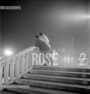 COPPIE GAY - VENEZIA - 1960 -  ARCHIVIO Graziano Arici/Rosebud2 / COPPIA OMOSESSUALE