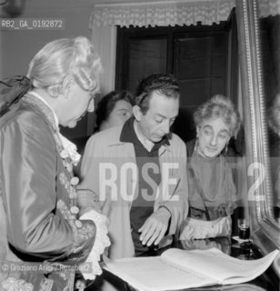 IL CAMPIELLO DI E. WOLF-FERRARI: IL DIRETTORE DORCHESTRA ETTORE GRACIS AL TEATRO LA FENICE - VENEZIA - 1960 © ARCHIVIO Graziano Arici/Rosebud2  / TEATRO / MUSICA / OPERA LIRICA