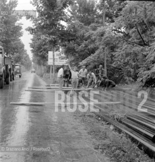 COSTRUZIONE DEL METANODOTTO MESTRE - TREVISO - 196? -  ARCHIVIO Graziano Arici/Rosebud2 / OPERAIO