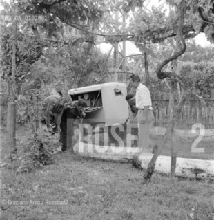 COSTRUZIONE DEL METANODOTTO MESTRE - TREVISO - 196? -  ARCHIVIO Graziano Arici/Rosebud2 / OPERAIO