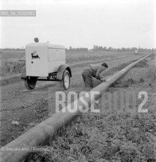 COSTRUZIONE DEL METANODOTTO MESTRE - TREVISO - 196? -  ARCHIVIO Graziano Arici/Rosebud2 / OPERAIO