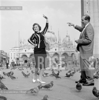 RUSSIAN BALLET ( IGOR ALEKSANDROVIC MOISSEIEV WITH HIS DAUGHTER) AT TEATRO LA FENICE IN VENICE - 1961 - © ARCHIVIO Graziano Arici/Rosebud2  / BALLETTI RUSSI / BALLO / PIAZZA SAN MARCO