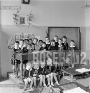 SCHOOLBOYS IN VENICE (SCUOLA ELEMENTARE DIEDO)- 196? - © ARCHIVIO Graziano Arici/Rosebud2  / SCUOLA / STUDENTE