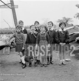 SCHOOLBOYS IN VENICE (S.ERASMO)- 195? - © ARCHIVIO Graziano Arici/Rosebud2  / SCUOLA / STUDENTE