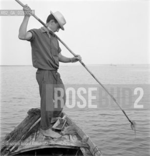 ARCHAEOLOGICAL SITE OF SPINA - 196? - © ARCHIVIO Graziano Arici/Rosebud2  / ARCHEOLOGIA / SITO DI SPINA / PESCA / VALLI DA PESCA