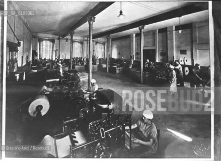 MANIFATTURA TABACCHI - 1930 - © ARCHIVIO Graziano Arici/Rosebud2  / FABBRICA / OPERAIO / LAVORO / TABACCO