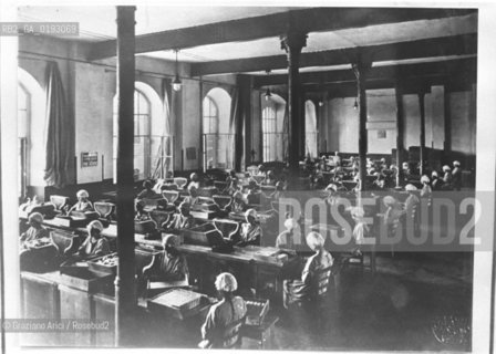 MANIFATTURA TABACCHI - 1930 - © ARCHIVIO Graziano Arici/Rosebud2  / FABBRICA / OPERAIO / LAVORO / TABACCO