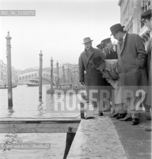 THE ELECTROMATIC SPEEDOMETER IN GRAND CANAL (VENICE) - 196? © ARCHIVIO Graziano Arici/Rosebud2  / AUTOVELOX / TACHIMETRO