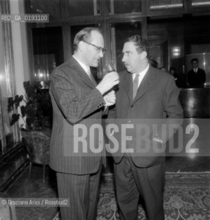 DINER FOR THE ART HISTORIAN BRUNO ZEVI : THE HISTORIAN VITTORE BRANCA AND THE PAINTER GIUSEPPE SANTOMASO - 1961 © ARCHIVIO Graziano Arici/Rosebud2  / ARTE / STORICO / PITTORE