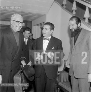 DINER FOR THE ART HISTORIAN BRUNO ZEVI : BRUNO ZEVI WITH THE PAINTER EMILIO VEDOVA AND ? - 1961 © ARCHIVIO Graziano Arici/Rosebud2  / ARTE / STORICO / PITTORE