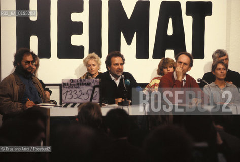 Nome:.HEIMAT 2 - CRONACA DI UNA GIOVINEZZA (DIE ZWEITE HEIMAT - CRONIK EINER JUGEND).Descrizione:.MOVIE PICTURE / DRAMMATICO - dir. EDGAR REITZ / CONFERENZA STAMPA.Credit:.Graziano Arici/Rosebud2 Costo:.A.Nazione:.GERMANIA.Cittˆ:.MONACO.Data:.1992