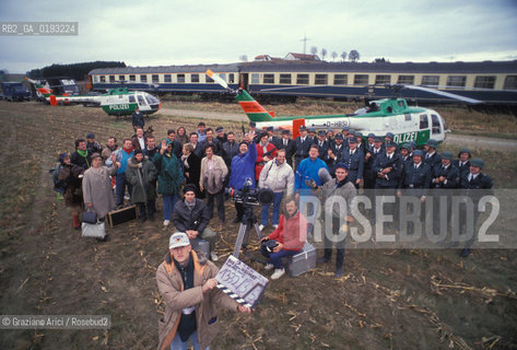 Nome:.HEIMAT 2 - CRONACA DI UNA GIOVINEZZA (DIE ZWEITE HEIMAT - CRONIK EINER JUGEND).Descrizione:.MOVIE PICTURE / DRAMMATICO - dir. EDGAR REITZ / LA TROUPE.Credit:.Graziano Arici/Rosebud2 Costo:.A.Nazione:.GERMANIA.Cittˆ:.MONACO.Data:.1992