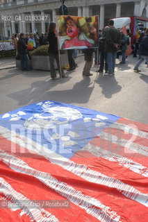 VICENZA 29/03/03 MANIFESTAZIONE DEI DISOBBEDIENTI E DEI PACIFISTI CONTRO LA GUERRA DAVANTI ALLA CASERMA EDERLE ©Graziano Arici/Rosebud2