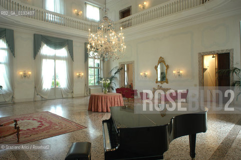 CROCETTA DEL MONTELLO (TREVISO) LA VILLA SANDI DEL PRESIDENTE DELLA FABBRICA DI SCARPE GEOX MARIO MORETTI POLEGATO PRESIDENT OF SHOES FACTORY GEOX HOME ©Graziano Arici/Rosebud2 SCARPA INDUSTRIALE ECONOMIA