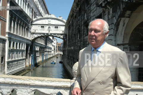 VENEZIA 24/05/03 - IL PRINCIPE VITTORIO EMANUELE DI SAVOIA . IN VISITA A VENEZIA ©Graziano Arici/Rosebud2 / NOBILTA
