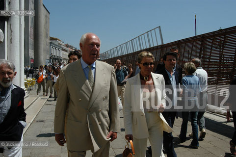 VENEZIA 24/05/03 - IL PRINCIPE VITTORIO EMANUELE DI SAVOIA E LA MOGLIE MARINA DORIA IN VISITA A VENEZIA ©Graziano Arici/Rosebud2 / NOBILTA