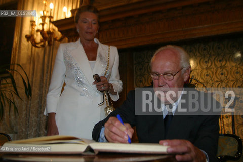VENEZIA 24/05/03 - IL PRINCIPE VITTORIO EMANUELE DI SAVOIA E LA MOGLIE MARINA DORIA IN VISITA A VENEZIA ©Graziano Arici/Rosebud2 / NOBILTA