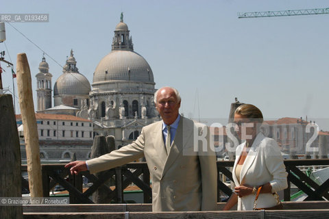VENEZIA 24/05/03 - IL PRINCIPE VITTORIO EMANUELE DI SAVOIA E LA MOGLIE MARINA DORIA IN VISITA A VENEZIA ©Graziano Arici/Rosebud2 / NOBILTA