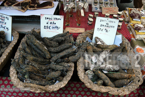 ( FRANCIA  )  PROVENCE-ALPES-COTE DAZUR ARLES : MERCATO DEL SABATO © 1999 Graziano Arici/Rosebud2 / GEO GASTRONOMIA