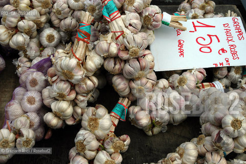 ( FRANCIA  )  PROVENCE-ALPES-COTE DAZUR ARLES : MERCATO DEL SABATO © 1999 Graziano Arici/Rosebud2 / GEO GASTRONOMIA