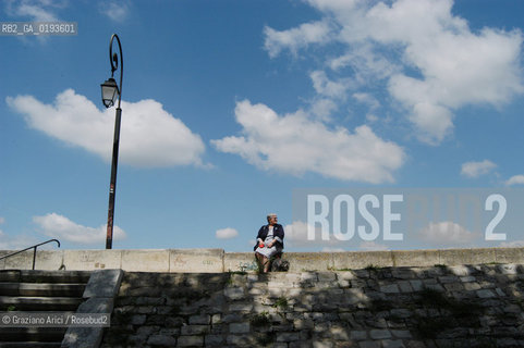 ( FRANCIA  )  PROVENCE-ALPES-COTE DAZUR ARLES : LUNGORODANO © 1999 Graziano Arici/Rosebud2 / GEO