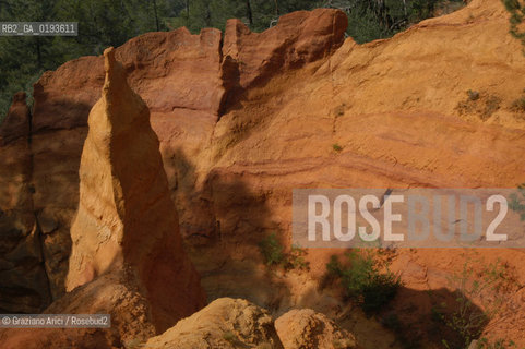 ( FRANCIA  )  PROVENCE-ALPES-COTE DAZUR ROUSSILLON  : CAVA DI OCRA © 1999 Graziano Arici/Rosebud2 / GEO ROSSO