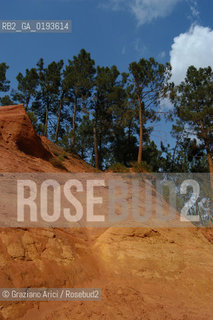 ( FRANCIA  )  PROVENCE-ALPES-COTE DAZUR ROUSSILLON  : CAVA DI OCRA © 1999 Graziano Arici/Rosebud2 / GEO ROSSO