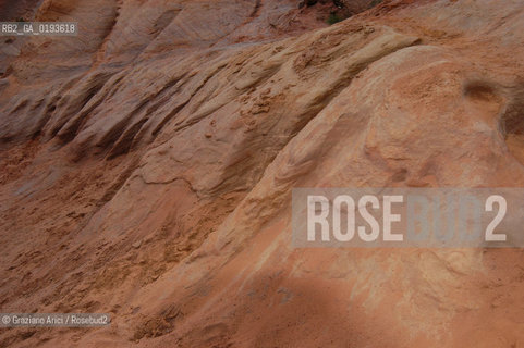 ( FRANCIA  )  PROVENCE-ALPES-COTE DAZUR ROUSSILLON  : CAVA DI OCRA © 1999 Graziano Arici/Rosebud2 / GEO ROSSO