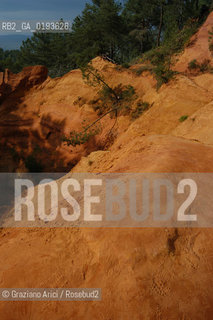 ( FRANCIA  )  PROVENCE-ALPES-COTE DAZUR ROUSSILLON  : CAVA DI OCRA © 1999 Graziano Arici/Rosebud2 / GEO ROSSO