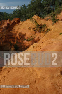 ( FRANCIA  )  PROVENCE-ALPES-COTE DAZUR ROUSSILLON  : CAVA DI OCRA © 1999 Graziano Arici/Rosebud2 / GEO ROSSO