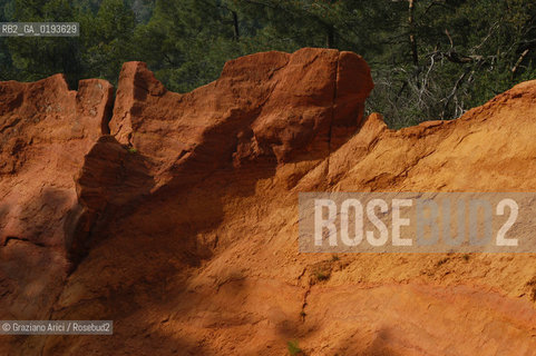 ( FRANCIA  )  PROVENCE-ALPES-COTE DAZUR ROUSSILLON  : CAVA DI OCRA © 1999 Graziano Arici/Rosebud2 / GEO ROSSO