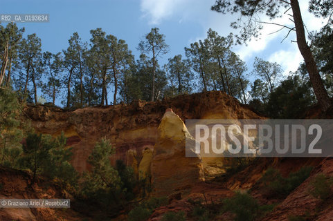 ( FRANCIA  )  PROVENCE-ALPES-COTE DAZUR ROUSSILLON  : CAVA DI OCRA © 1999 Graziano Arici/Rosebud2 / GEO ROSSO