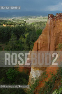 ( FRANCIA  )  PROVENCE-ALPES-COTE DAZUR ROUSSILLON  : CAVA DI OCRA © 1999 Graziano Arici/Rosebud2 / GEO ROSSO