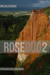 ( FRANCIA  )  PROVENCE-ALPES-COTE DAZUR ROUSSILLON  : CAVA DI OCRA © 1999 Graziano Arici/Rosebud2 / GEO ROSSO