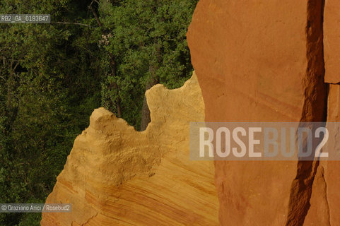 ( FRANCIA  )  PROVENCE-ALPES-COTE DAZUR ROUSSILLON  : CAVA DI OCRA © 1999 Graziano Arici/Rosebud2 / GEO ROSSO