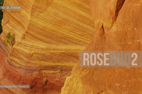 ( FRANCIA  )  PROVENCE-ALPES-COTE DAZUR ROUSSILLON  : CAVA DI OCRA © 1999 Graziano Arici/Rosebud2 / GEO ROSSO