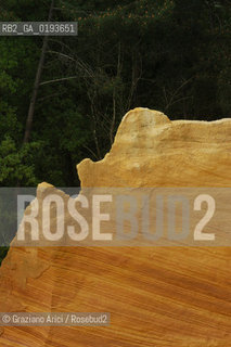 ( FRANCIA  )  PROVENCE-ALPES-COTE DAZUR ROUSSILLON  : CAVA DI OCRA © 1999 Graziano Arici/Rosebud2 / GEO ROSSO