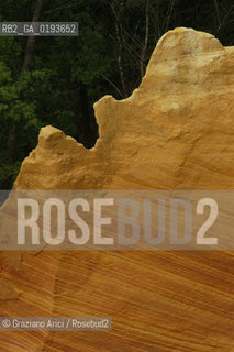 ( FRANCIA  )  PROVENCE-ALPES-COTE DAZUR ROUSSILLON  : CAVA DI OCRA © 1999 Graziano Arici/Rosebud2 / GEO ROSSO