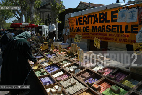 ( FRANCIA  )  PROVENCE-ALPES-COTE DAZUR ARLES : MERCATO DEL SABATO © 2003 Graziano Arici/Rosebud2 / GEO SAPONE