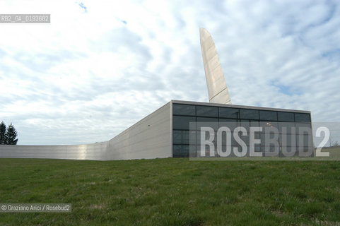 ( FRANCIA  )  MIDI-PYRENEES  ALTIPIANO DELLAUBRAC LAGUIOLE : COLTELLERIA FABBRICA DI COLTELLI  © 2003 Graziano Arici/Rosebud2 / GEO