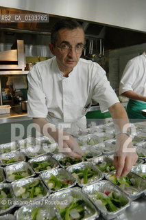 ( FRANCIA  )  MIDI-PYRENEES  ALTIPIANO DELLAUBRAC LAGUIOLE : RISTORANTE E ALBERGO DELLO CHEF MICHEL BRAS - LO CHEF MICHEL BRAS © 2003 Graziano Arici/Rosebud2 / GEO / GASTRONOMIA / CUOCO